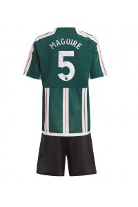 Manchester United Harry Maguire #5 Jalkapallovaatteet Lasten Vieraspeliasu 2023-24 Lyhythihainen (+ Lyhyet housut)